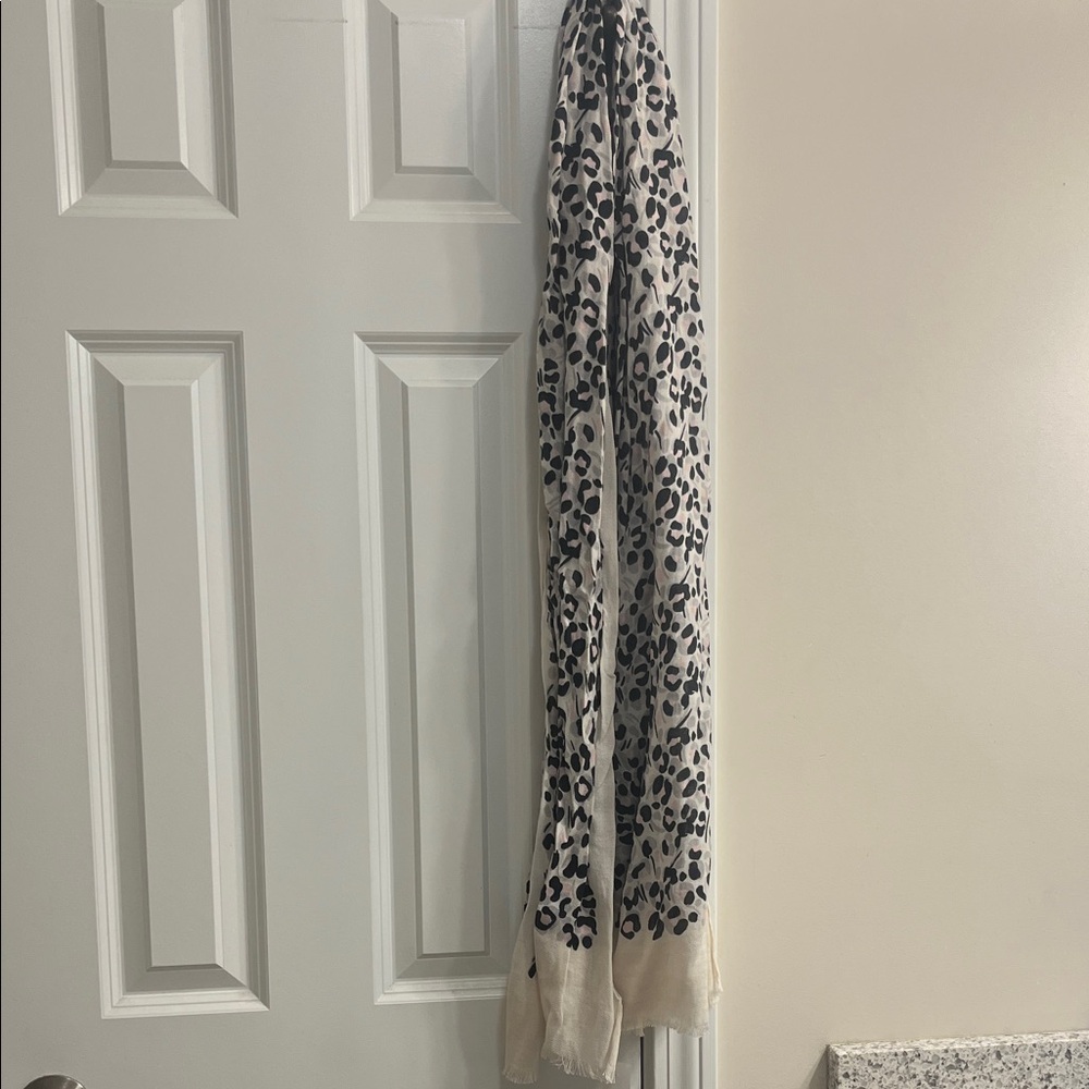 NWT LOFT Elegant Cream and Black Patterned Scarf